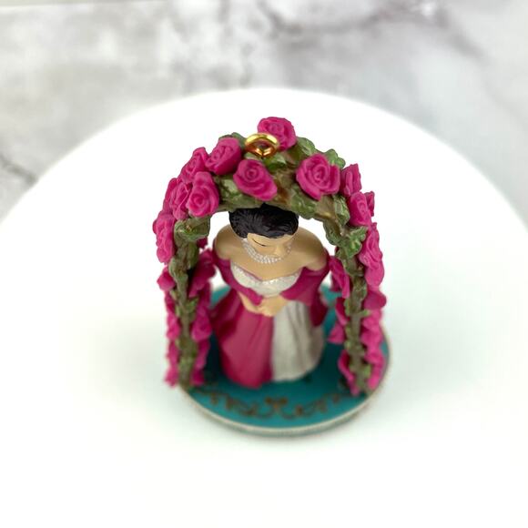 First Lady Jacqueline Kennedy Christmas Ornament, 1999 Jackie Kennedy by Carlton - Picture 7 of 9